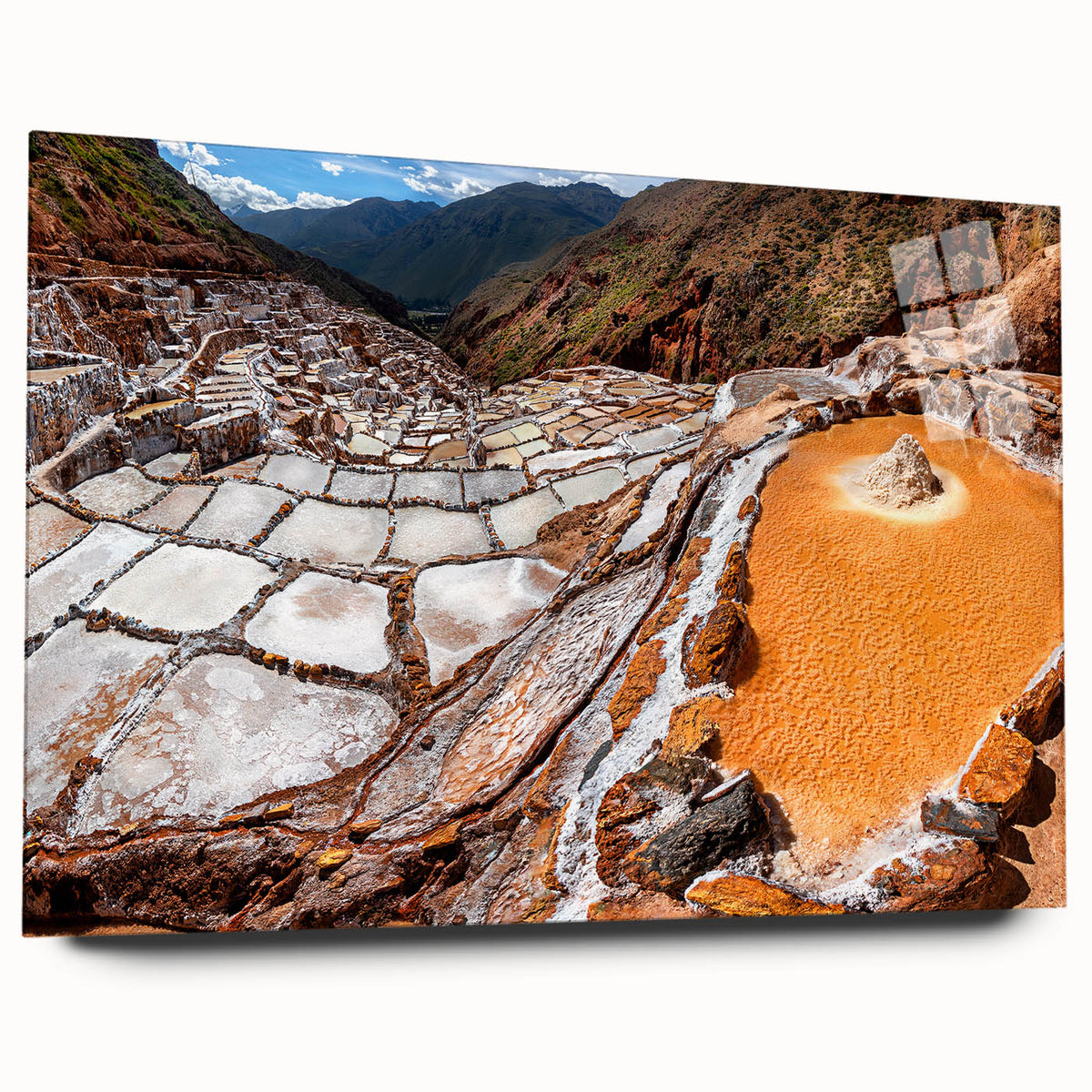 Large abstract depiction of a Peruvian landscape on acrylic glass, in soft earth tones.