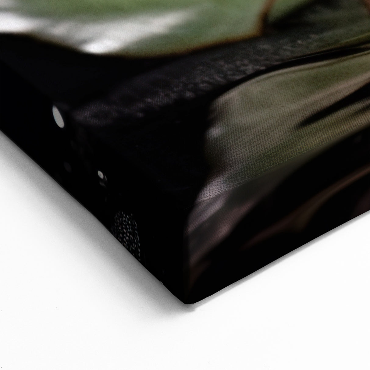 Romantic Red Rose Wall Art – Vibrant Floral Rose Canvas Print for Décor