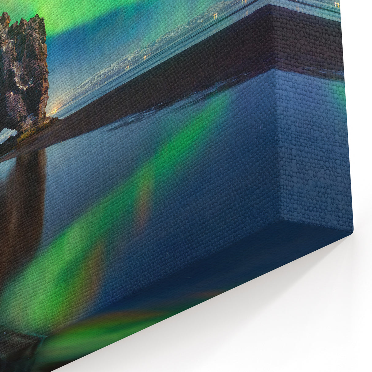 Iceland Scenery Art – Hvítserkur Under Northern Lights Canvas