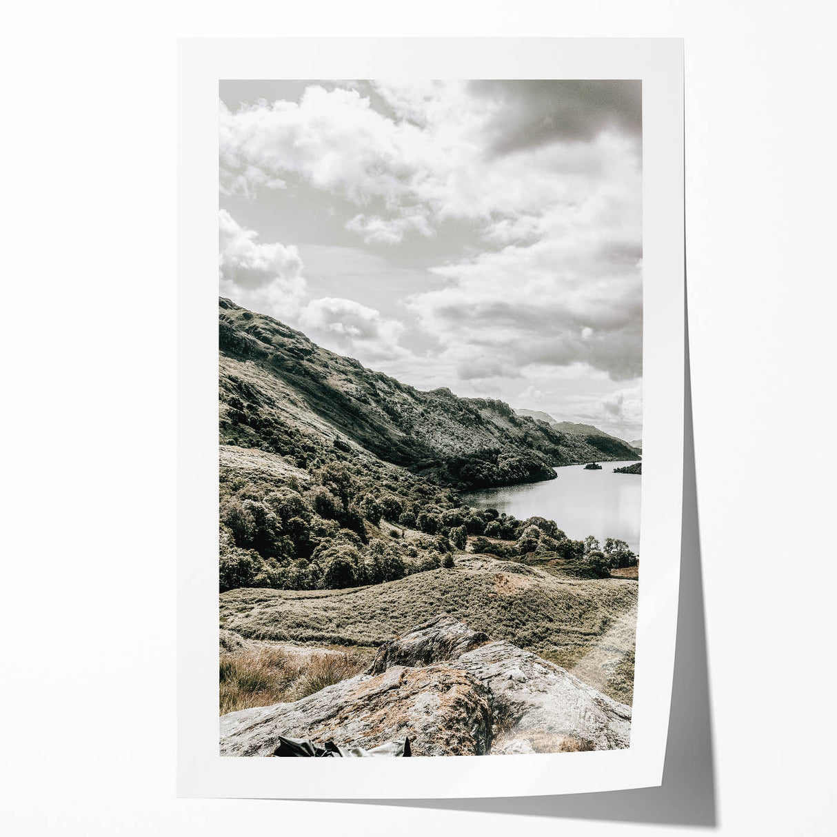 Farmhouse Lake Landscape Art – Rustic Country Style Wall Decor