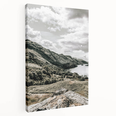 Farmhouse Lake Landscape Art – Rustic Country Style Wall Decor