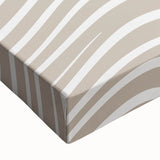 Minimalist Wall Art - Abstract Wave Pattern for Modern and Stylish Decor