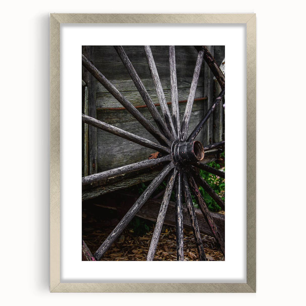 Rustic Farmhouse Art - Vintage Wooden Wagon Wheel Wall Art Decor