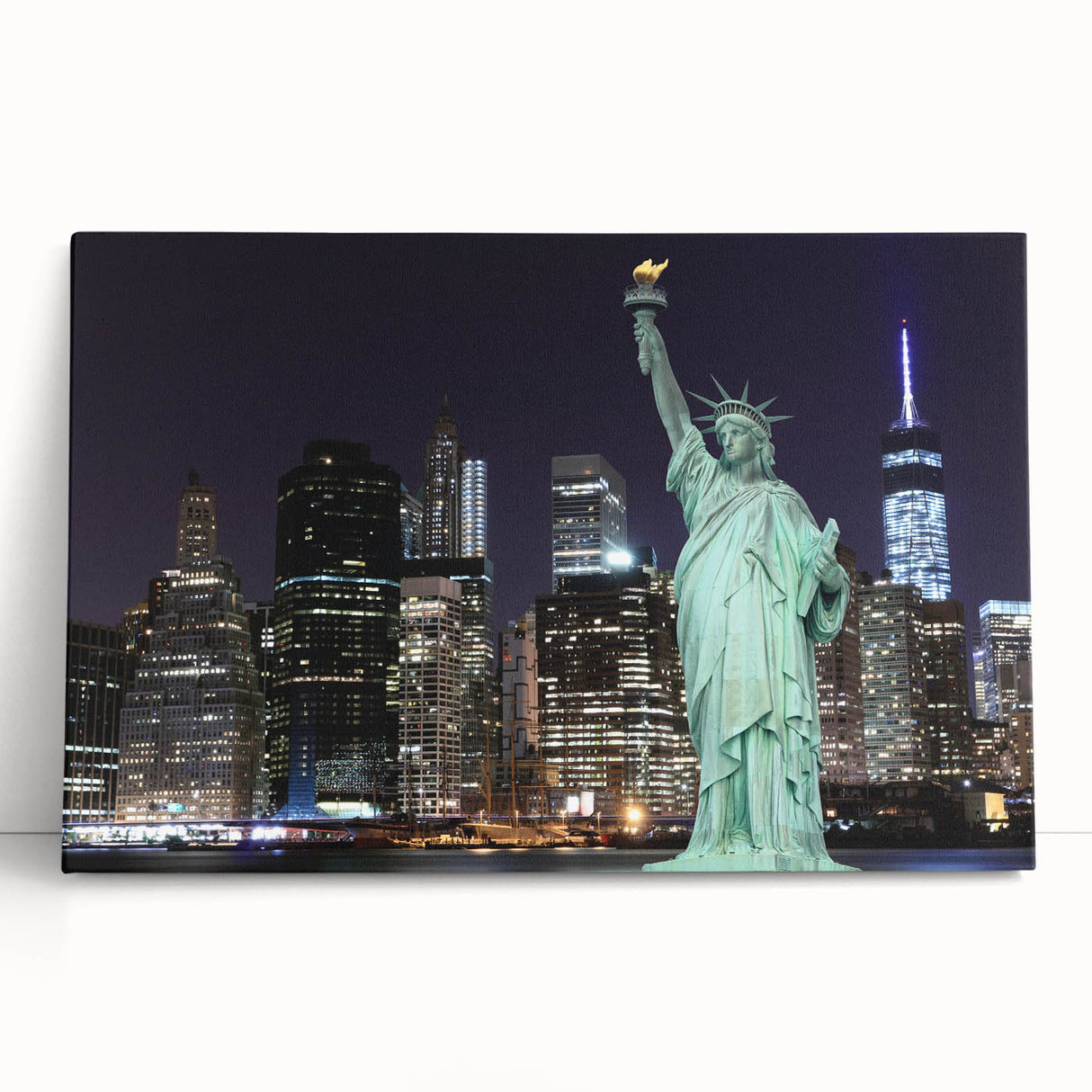 Black and white image of the Statue of Liberty on stretched canvas, ideal for kitchen wall art or bedroom ambiance.