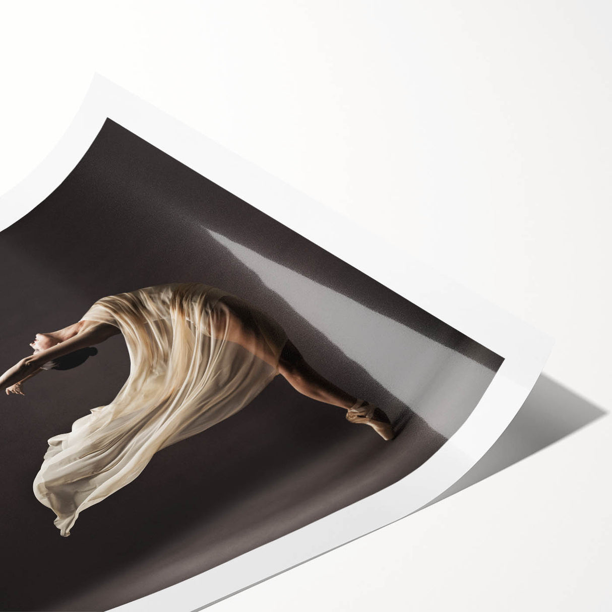 Graceful Motion in Flow – Minimalist Emotive Figure Wall Art