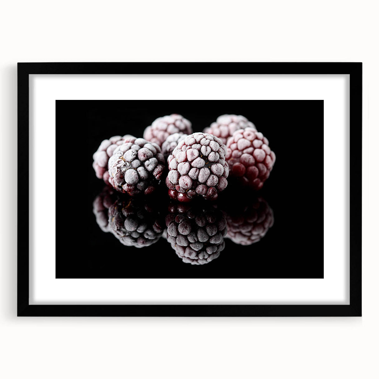 Frozen Blackberry Art – Elegant Food Photography Kitchen Print