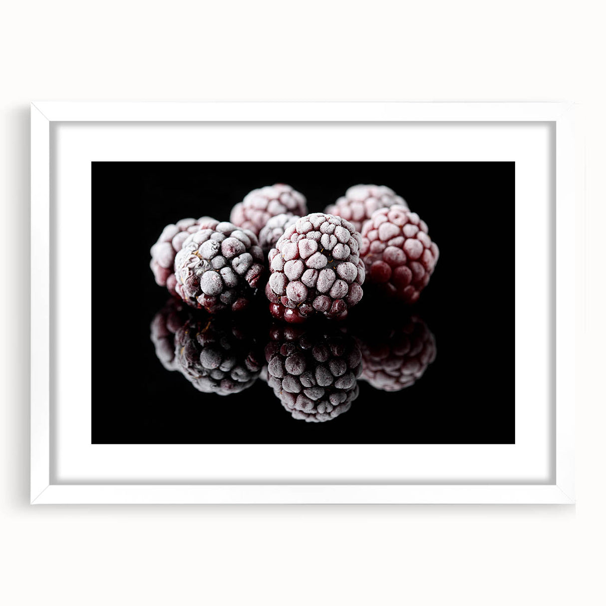 Frozen Blackberry Art – Elegant Food Photography Kitchen Print
