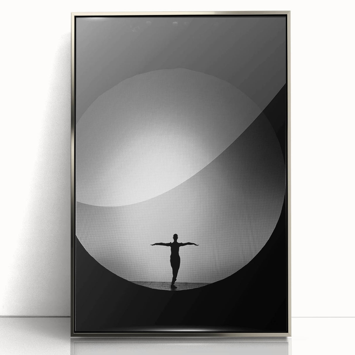 Stillness in Balance – Minimalist Figure Art in Emotive Photography