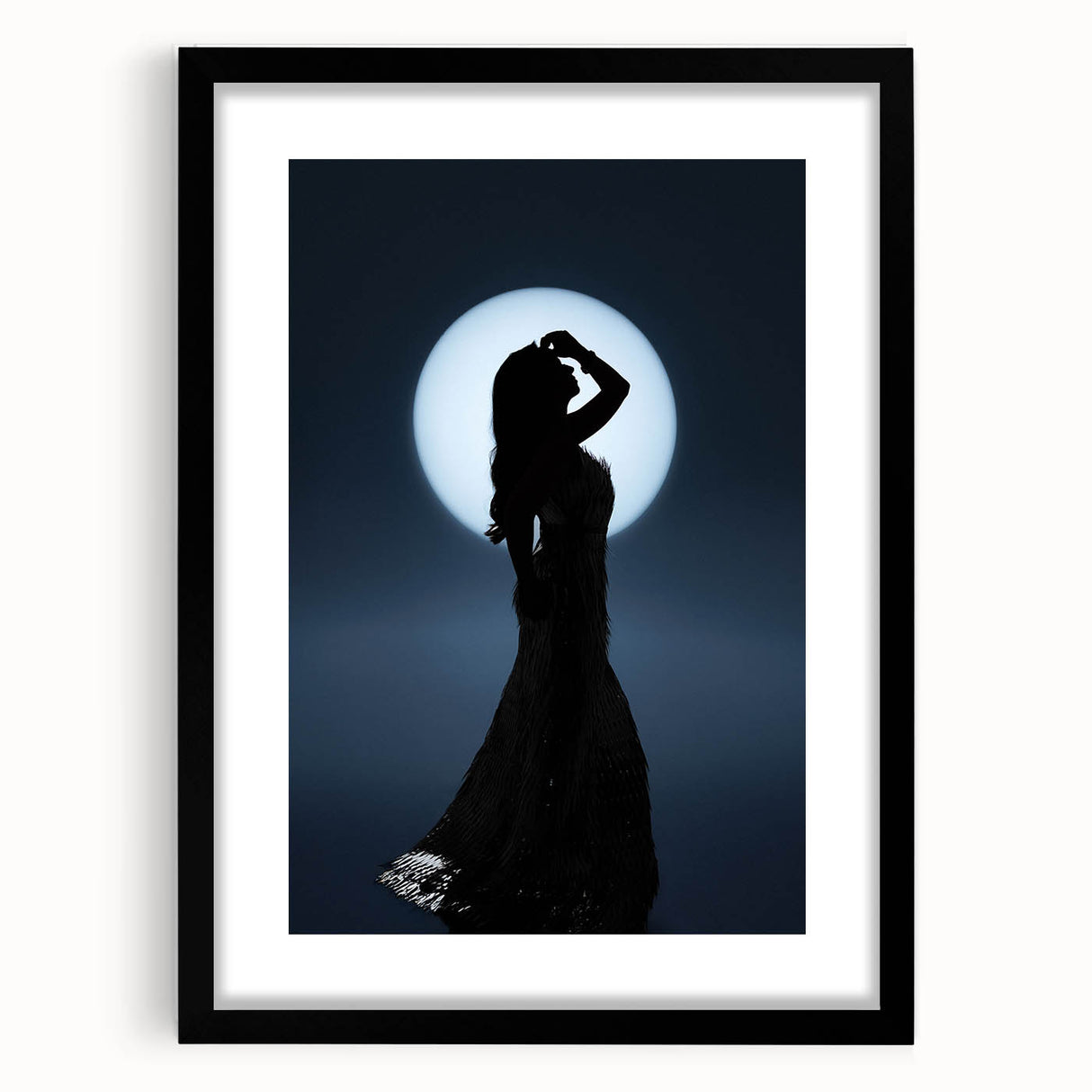 Moonlit Reverie – Silhouette Photography in Emotive Fine Art