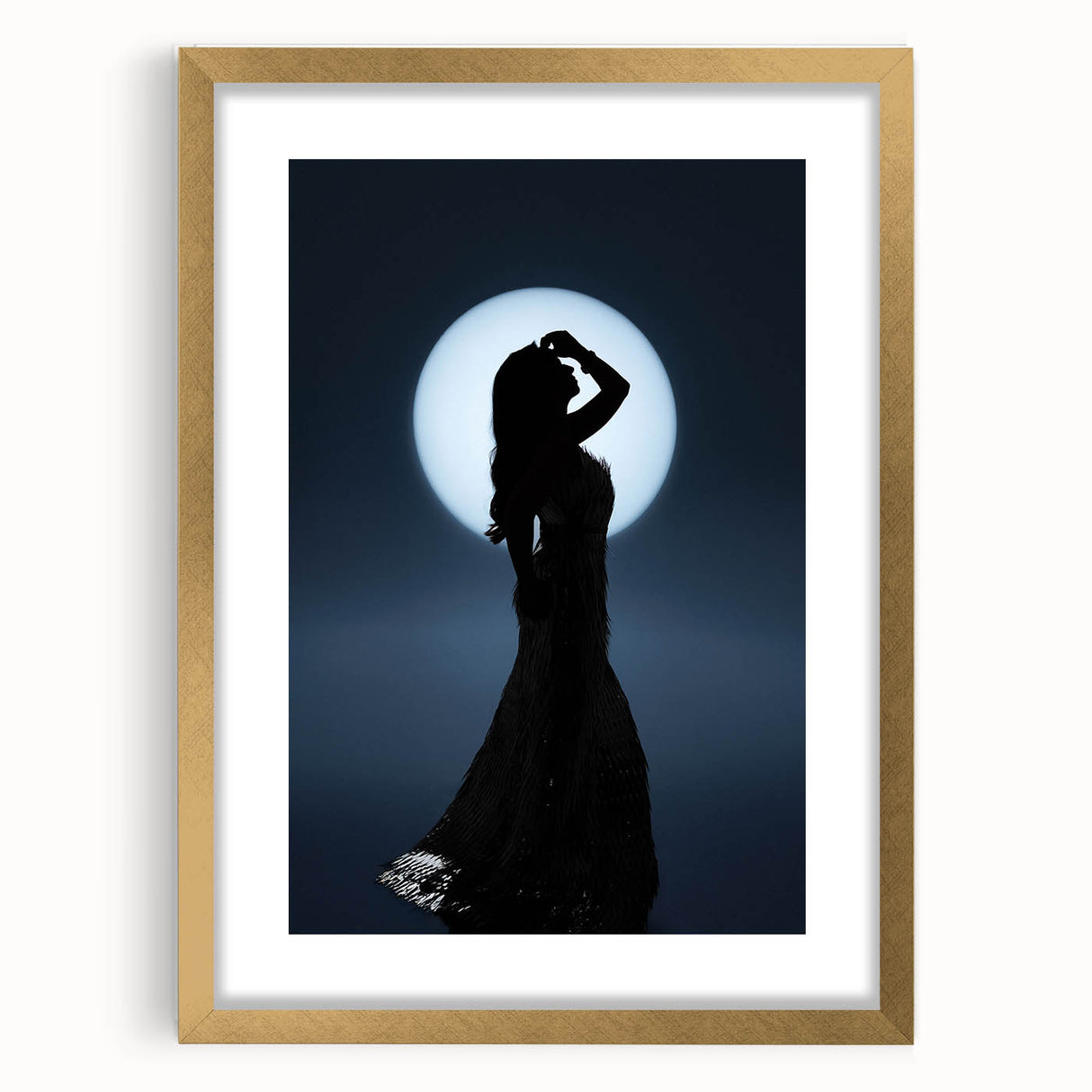 Moonlit Reverie – Silhouette Photography in Emotive Fine Art