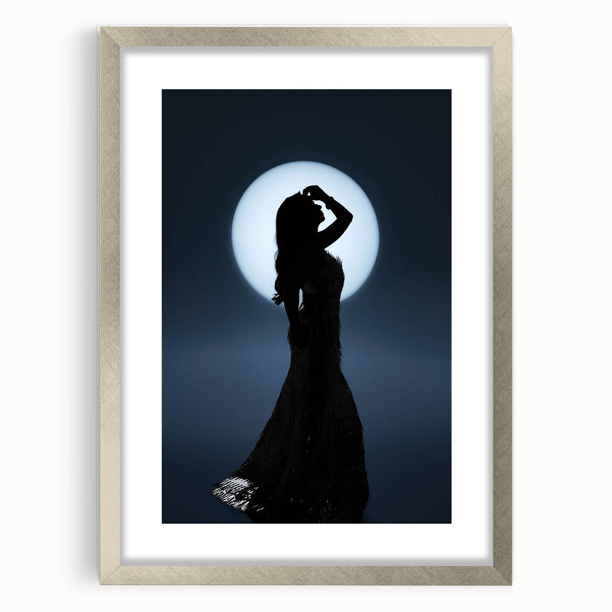 Moonlit Reverie – Silhouette Photography in Emotive Fine Art
