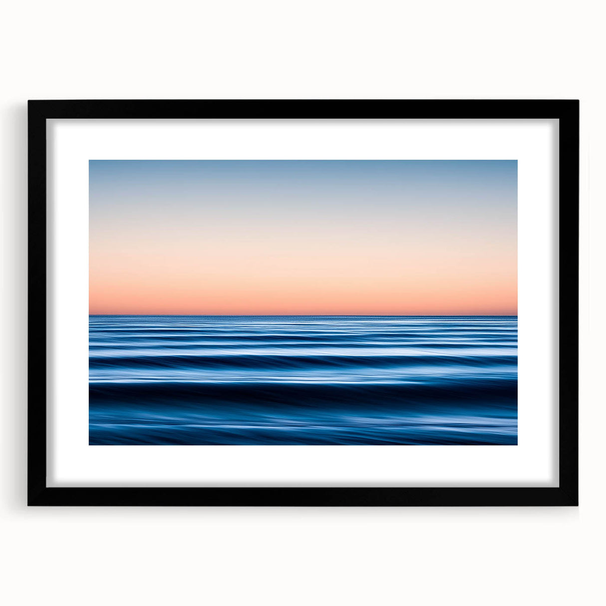 Tranquil Ocean Flow – Dynamic Abstract Seascape Motion Wall Art