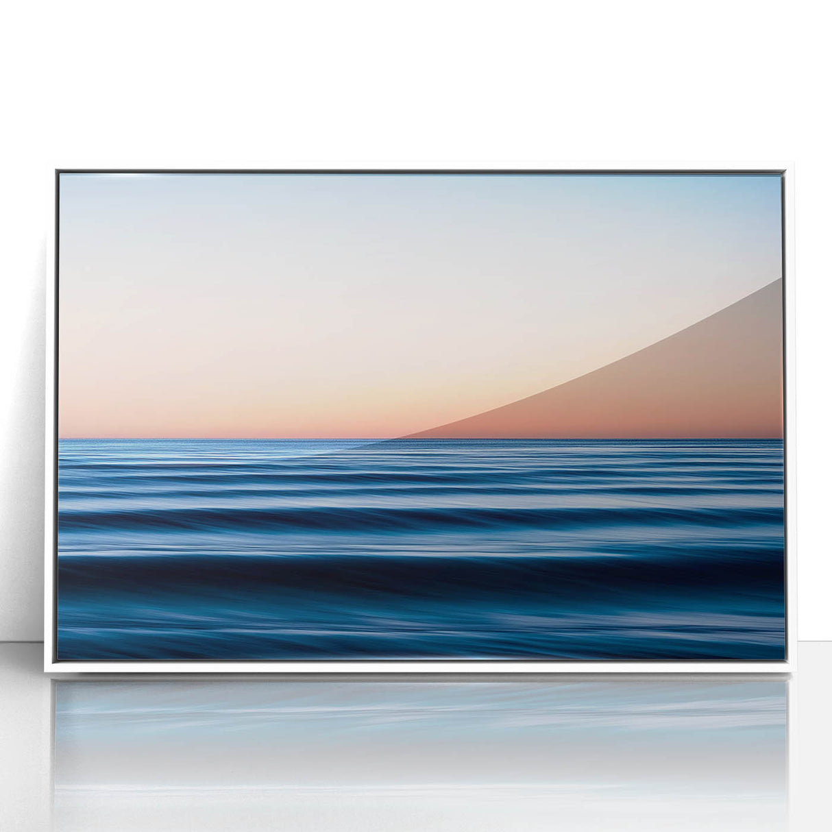 Tranquil Ocean Flow – Dynamic Abstract Seascape Motion Wall Art