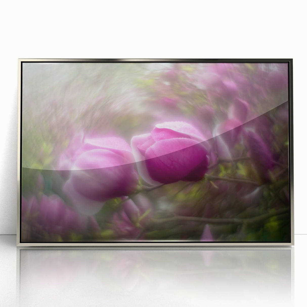 Petal Radiance – Vivid Bloom Captured in Dreamlike Motion Blur