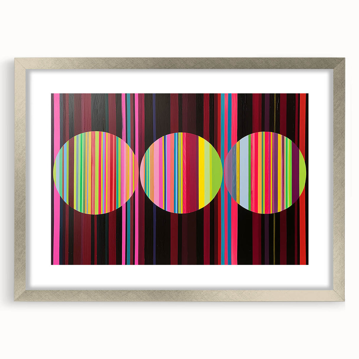 Abstract geometric frame in silver with a mat, showcasing a modern design suitable for home decor. Ideal for contemporary art lovers seeking stylish framing options.
