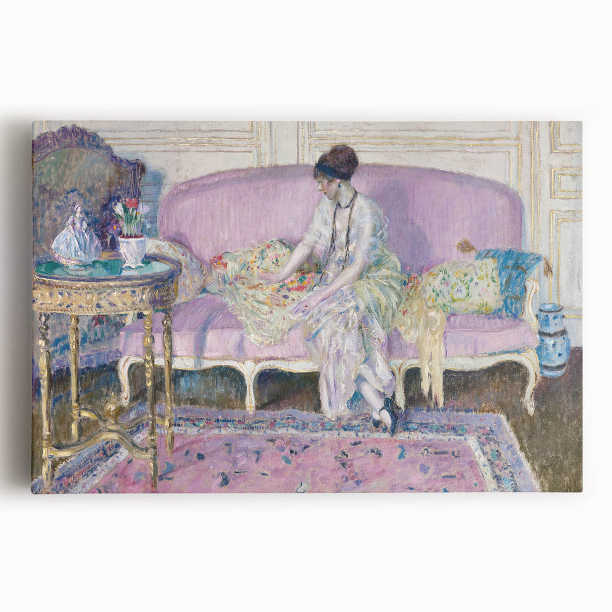 Refined Impressionist Interior – Frieseke’s Elegant Sofa Scene